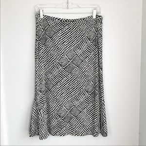 NY&Co - Houndstooth Print Skirt - Size Medium